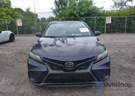 2021 Toyota Camry Se из США, поврежденный, VIN 4T1G11AK5MU577490